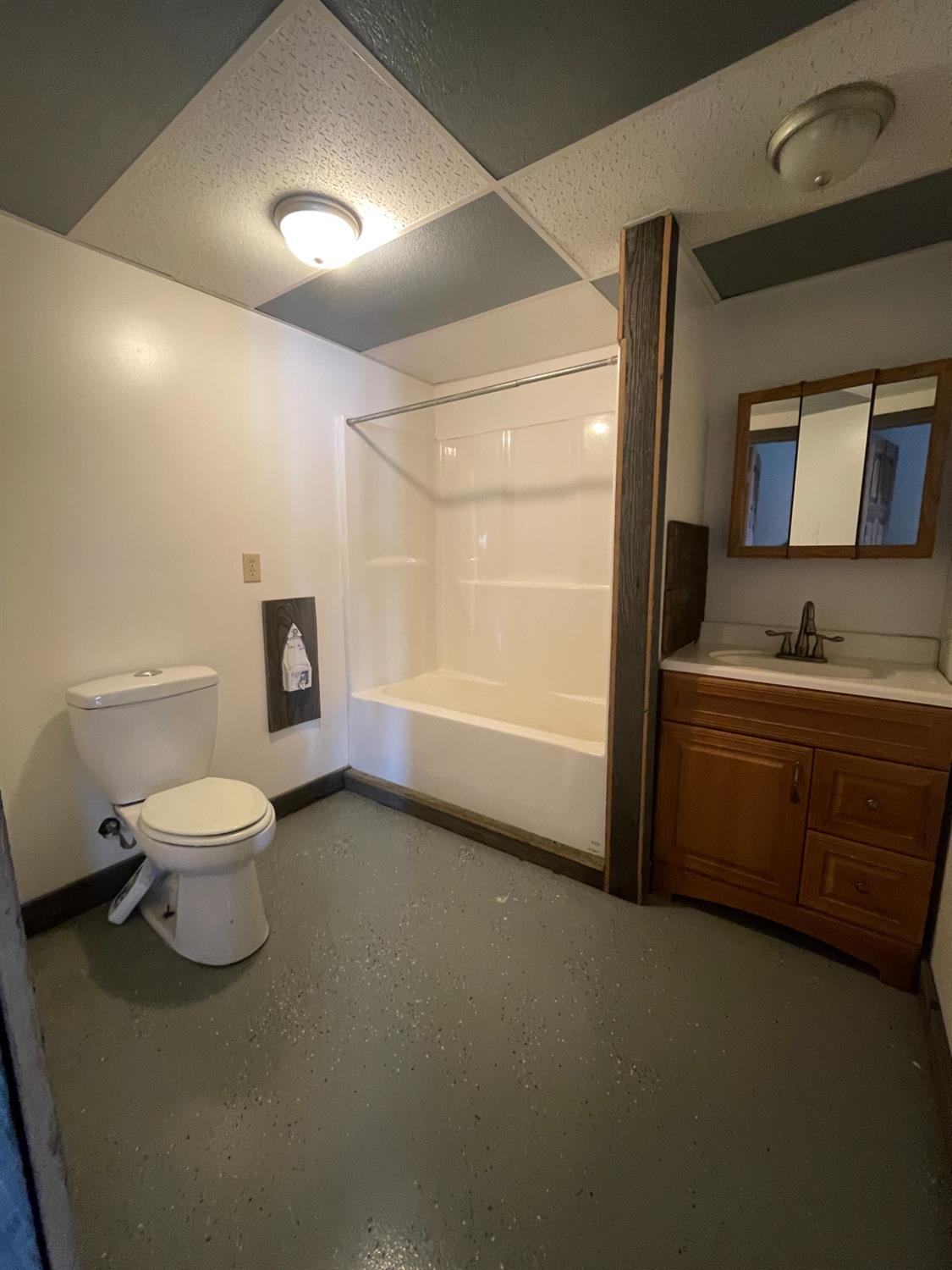 12302 Bennett Road Florence, IN 47020 - Photo 31 of 60 Basement Bath