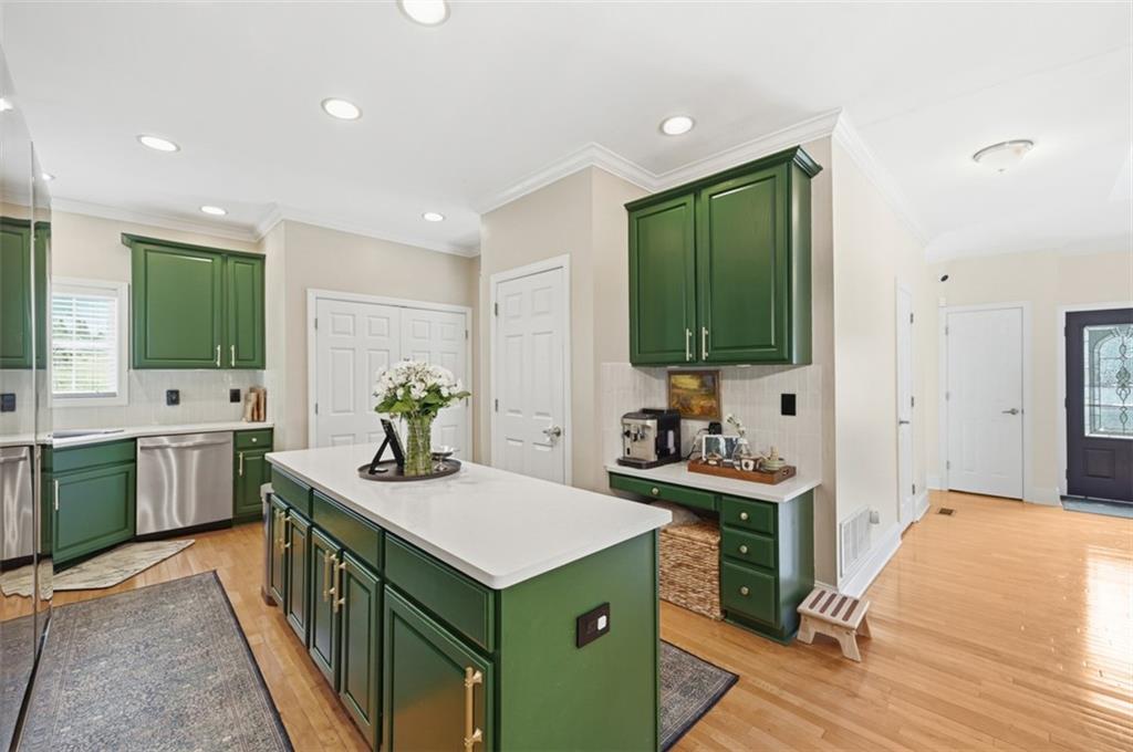 1800 McMillan Road Pittsburgh, PA 15241 - Photo 10 of 48 The green accent are spectacular with new counters