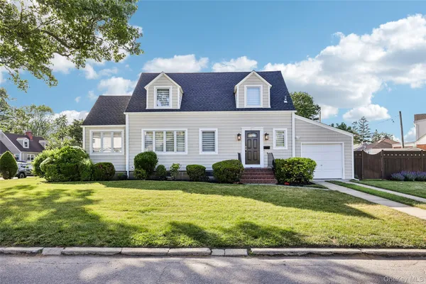 $948,000 | 1660 Fenimore Road, Hewlett, NY 11557