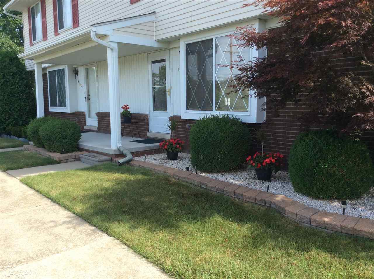 51114 South Foster Road New Baltimore, MI 48047 - Photo 34 of 38 31351749-33.JPG