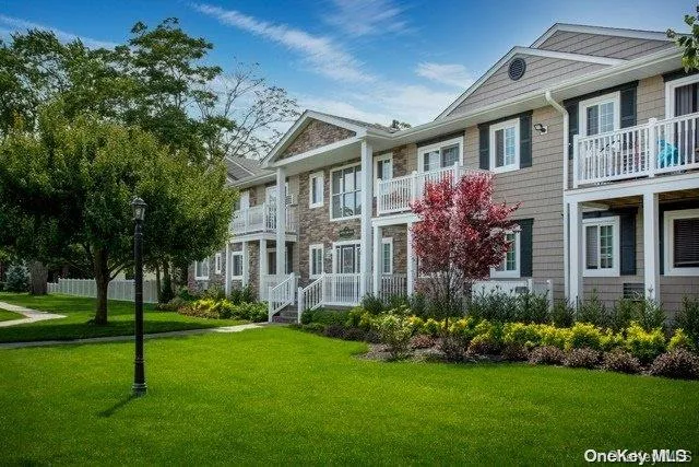 $2,820 | 234 River Avenue, Unit 73, Patchogue, NY 11772