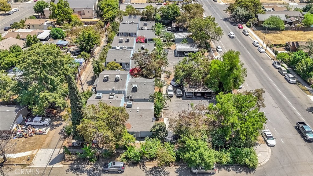 1622 B Street Fresno, CA 93706 - Photo 13 of 32 an aerial view of residential house with outdoor space and trees all around