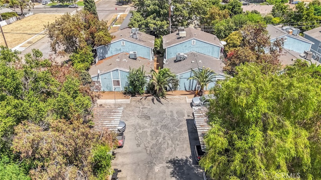 1622 B Street Fresno, CA 93706 - Photo 8 of 32 an aerial view of a house