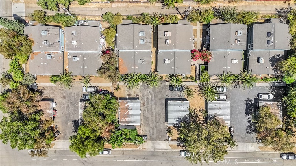 1622 B Street Fresno, CA 93706 - Photo 9 of 32 an aerial view of a city