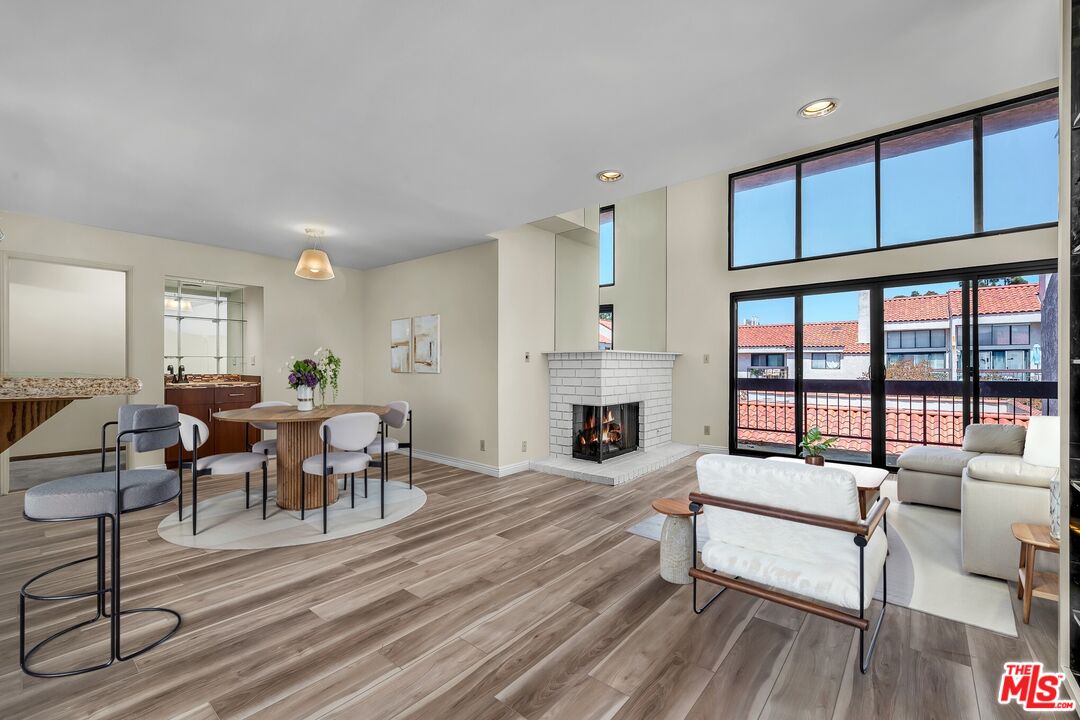 8180 Manitoba Street, Unit 354 Playa del Rey, CA 90293 - Photo 5 of 29