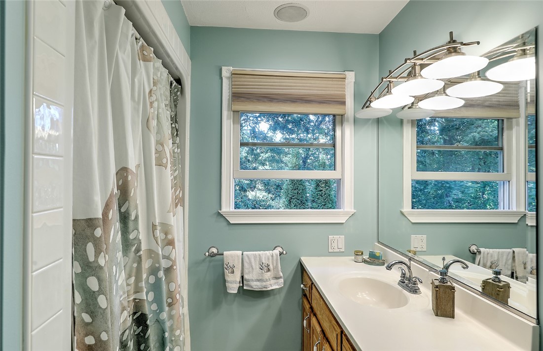 360 Burnt Hill Road Scituate, RI 02831 - Photo 31 of 41