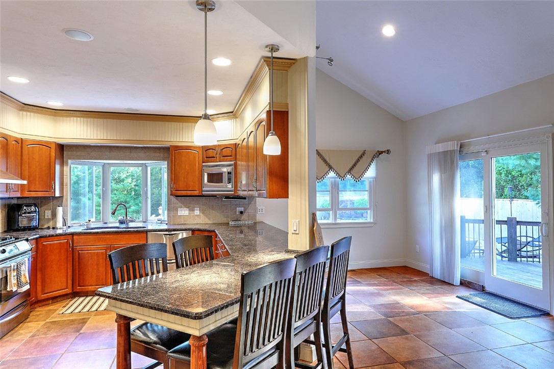 360 Burnt Hill Road Scituate, RI 02831 - Photo 8 of 41