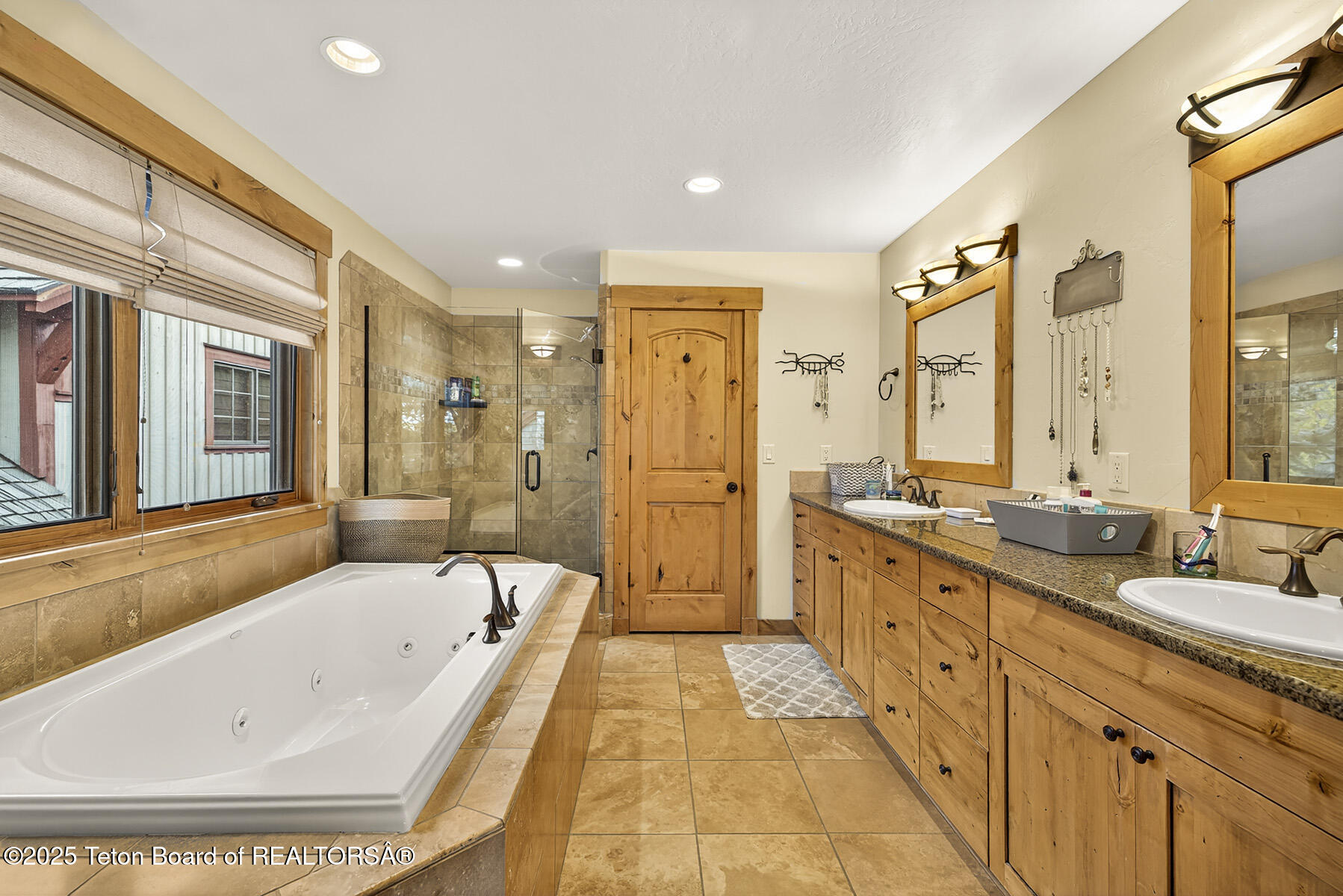 8 Moulton Lane Victor, ID 83455 - Photo 17 of 29 17 Primary Bedroom