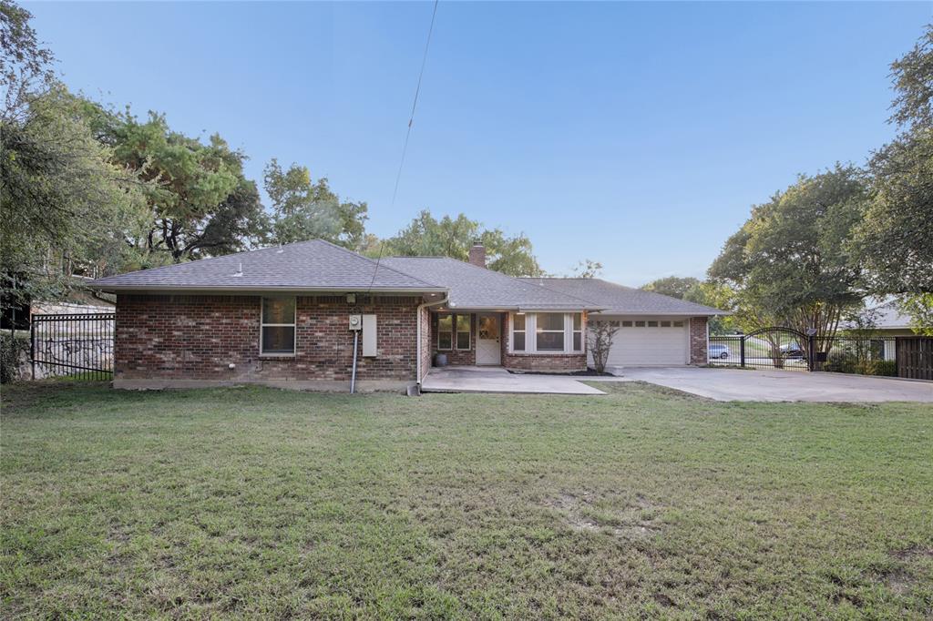 257 Willow Ridge Road Fort Worth, TX 76103 - Photo 24 of 29 Large grassy space