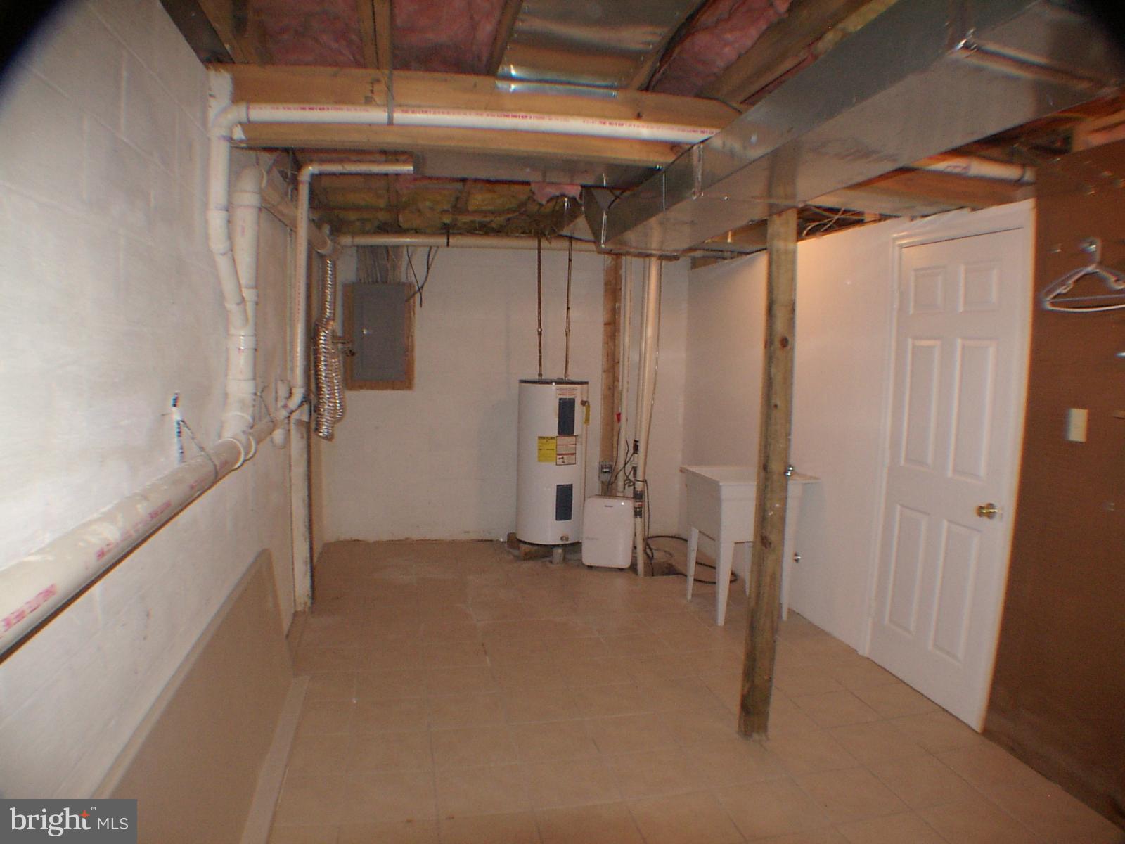 205 Raven Road Stephens City, VA 22655 - Photo 21 of 27 Basement Utility room, W & D hookup