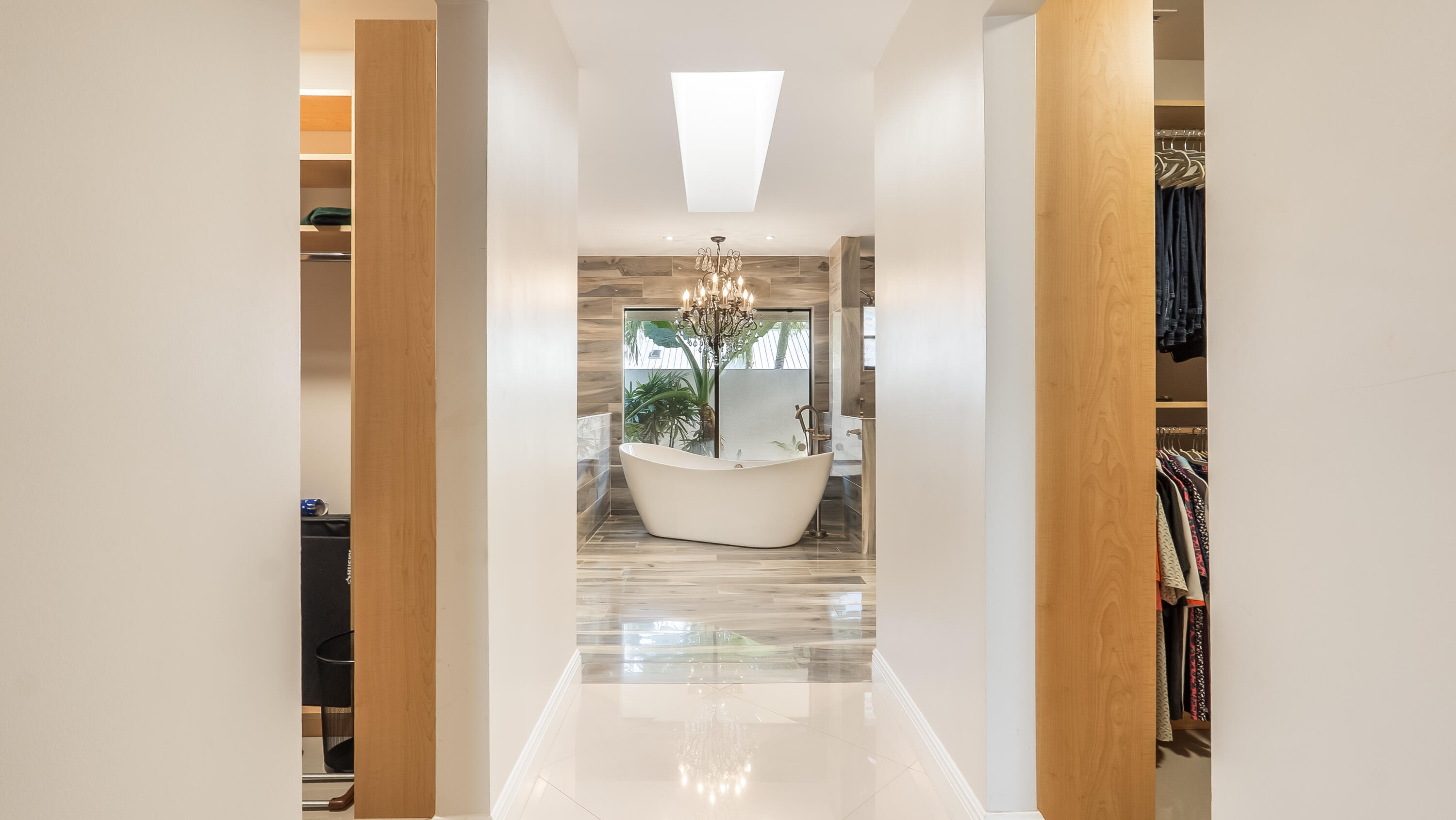 10571 Boca Woods Lane Boca Raton, FL 33428 - Photo 20 of 81 a view of a hallway with a living room