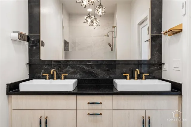 $619,000 | 2253 West Coulter Street, Unit 1, Chicago, IL 60608