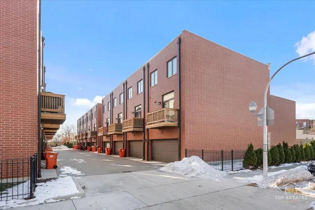 $619,000 | 2253 West Coulter Street, Unit 1, Chicago, IL 60608