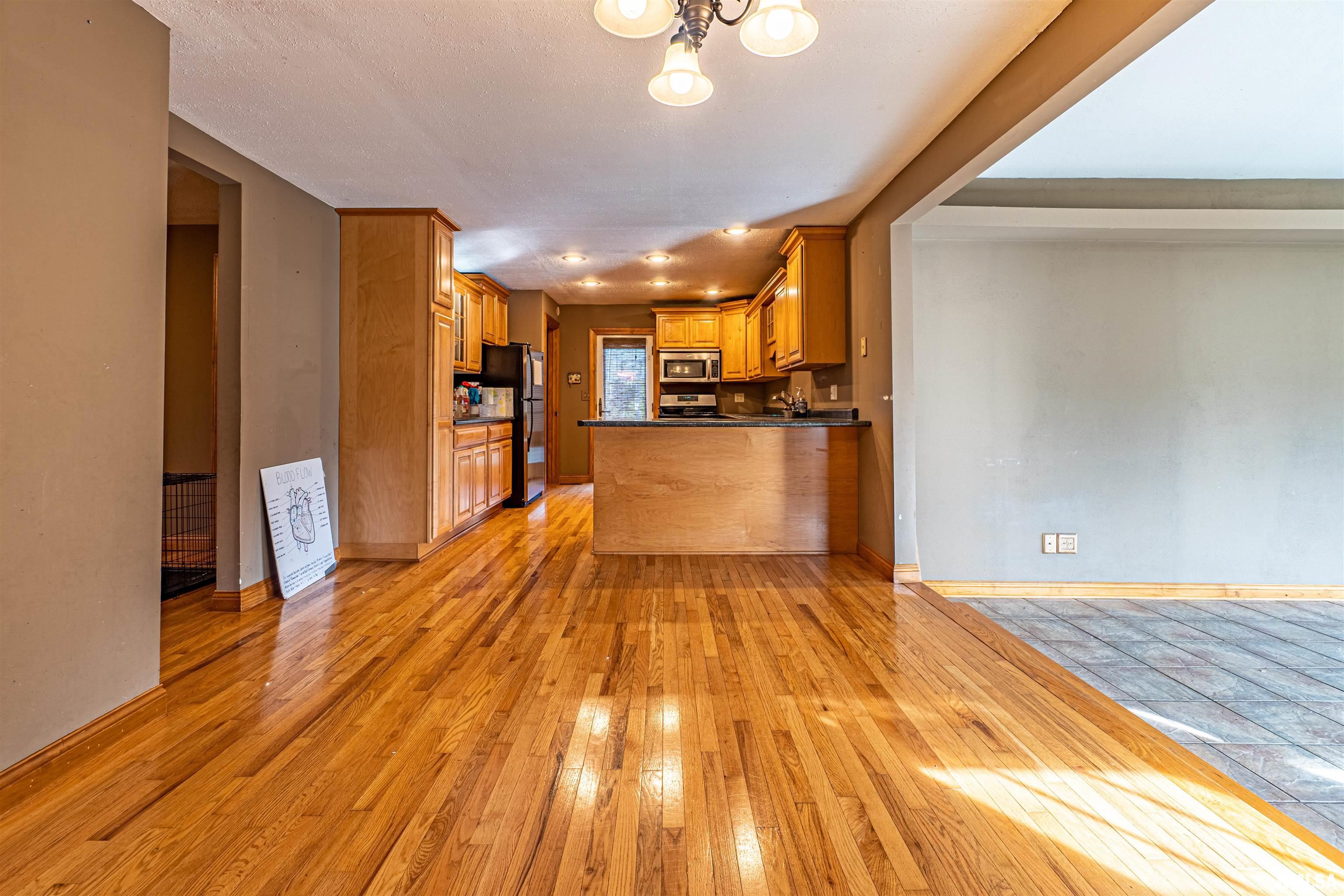 4220 Sheridan Road Pekin, IL 61554 - Photo 7 of 25 Gallery Image 7