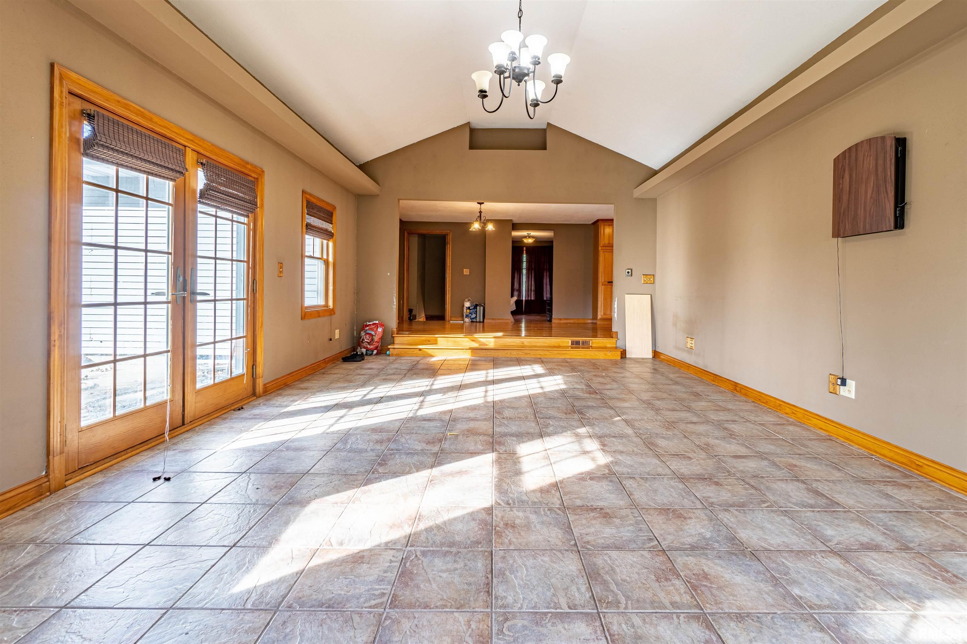 4220 Sheridan Road Pekin, IL 61554 - Photo 10 of 25 Gallery Image 10