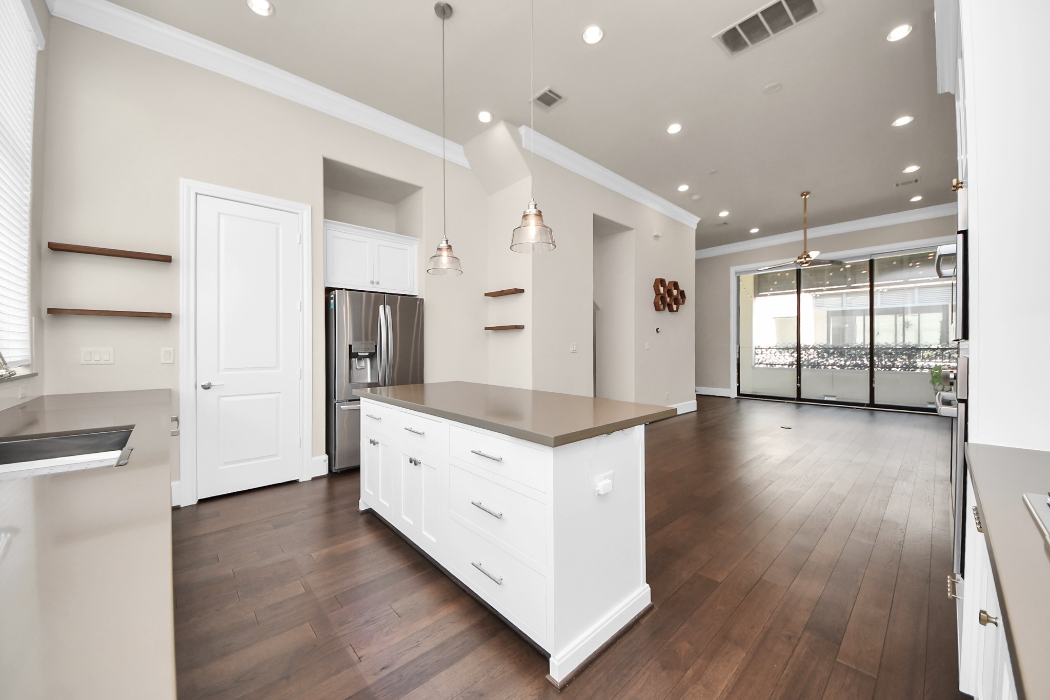 6072 Kansas Street Houston, TX 77007 - Photo 29 of 47