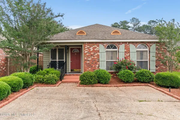 $230,000 | 5 Bridgefield Circle, Hattiesburg, MS 39402