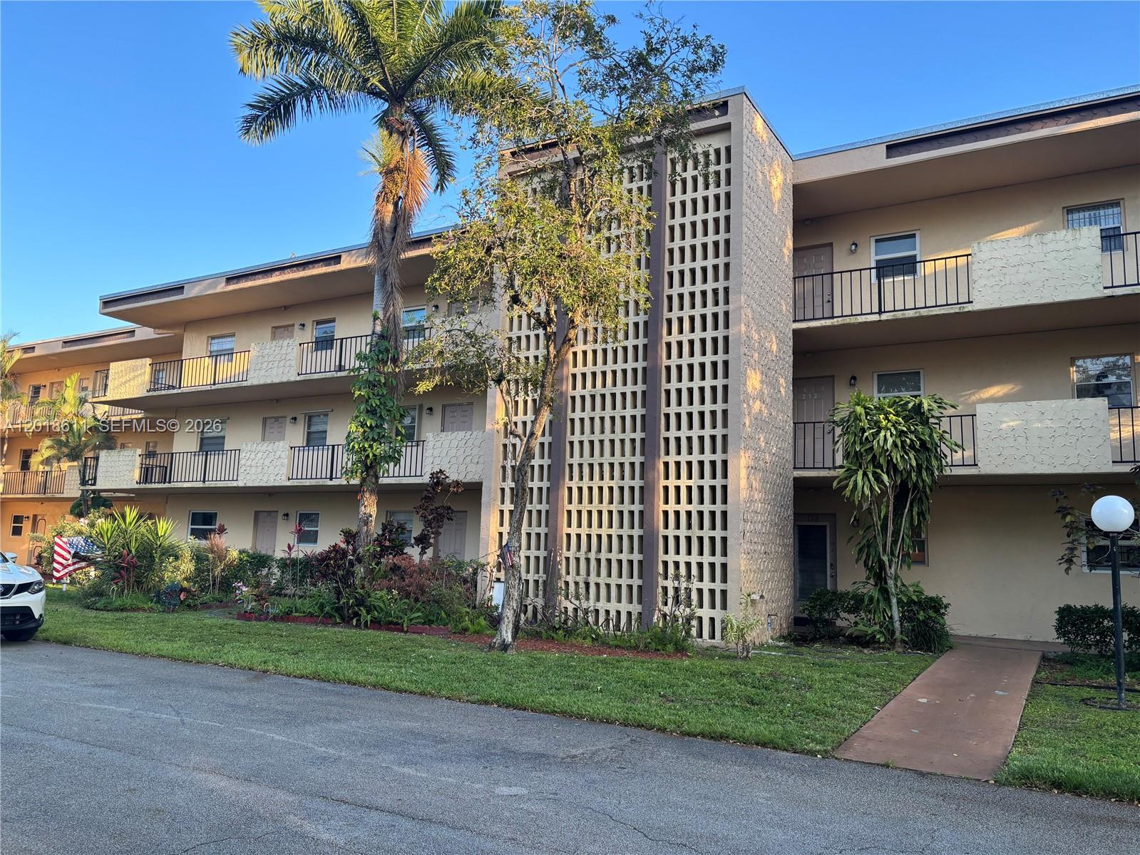 300 Berkley Road, Unit 212 Hollywood, FL 33024 - Photo 24 of 35