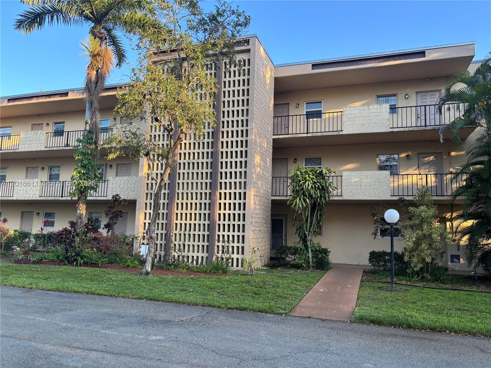 300 Berkley Road, Unit 212 Hollywood, FL 33024 - Photo 27 of 35 Building Exterior