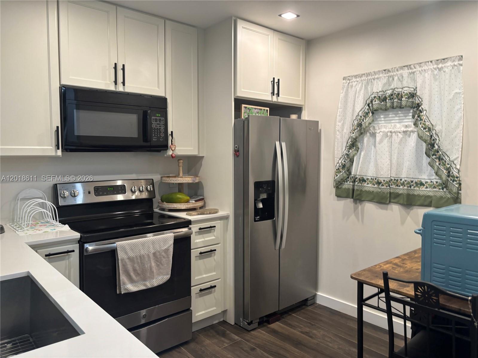 300 Berkley Road, Unit 212 Hollywood, FL 33024 - Photo 8 of 35