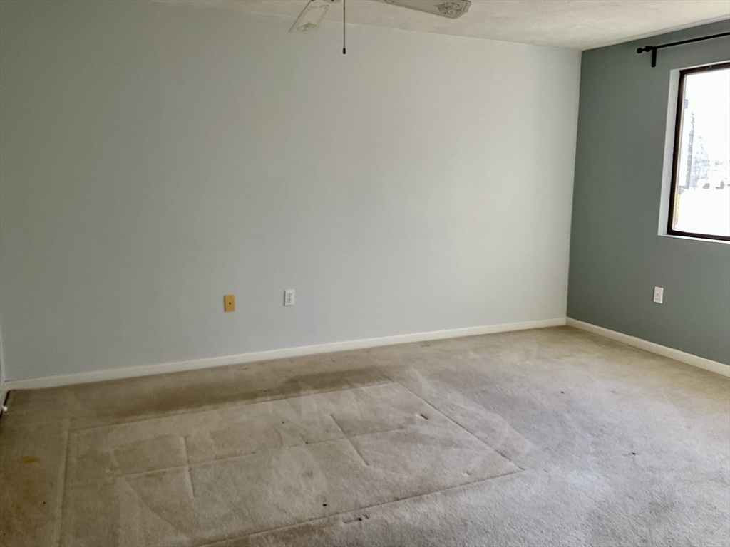 28 Southbridge Road, Unit 402 Charlton, MA 01507 - Photo 16 of 41