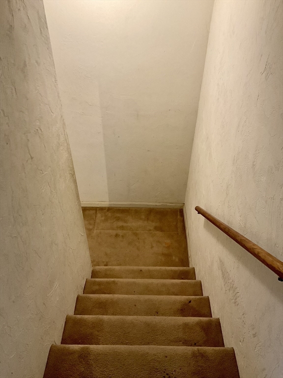 28 Southbridge Road, Unit 402 Charlton, MA 01507 - Photo 32 of 41