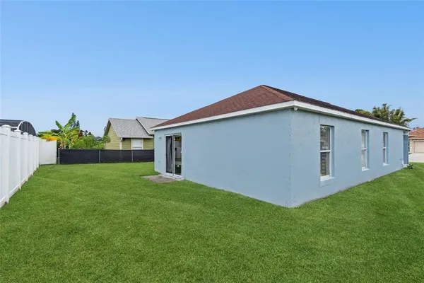 $2,100 | 2409 Lincolnshire Court, Kissimmee, FL 34743