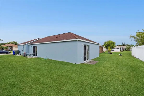 $2,100 | 2409 Lincolnshire Court, Kissimmee, FL 34743