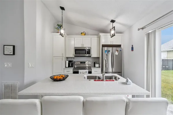 $2,100 | 2409 Lincolnshire Court, Kissimmee, FL 34743