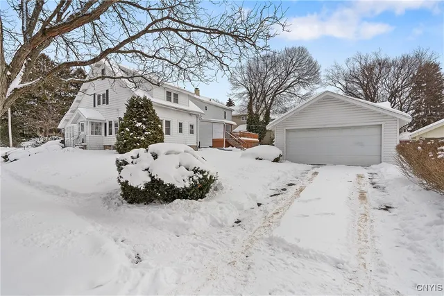 $232,800 | 200 West Milford Drive, Syracuse, NY 13206