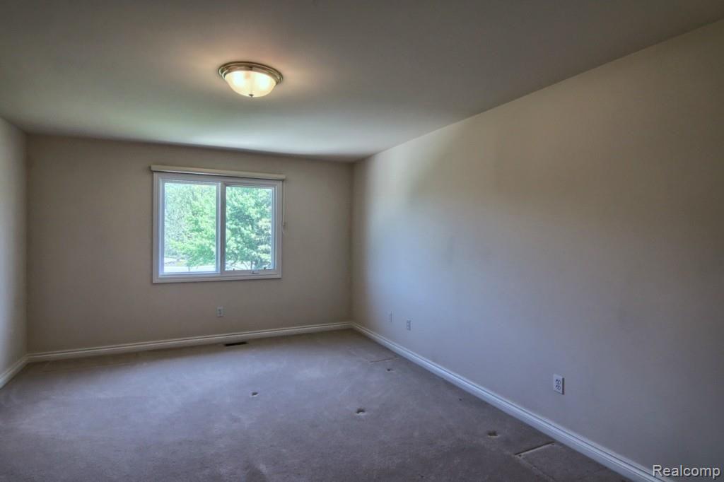 2695 Shorebrook Court Rochester, MI 48306 - Photo 23 of 31 2nd_Bedroom.jpg