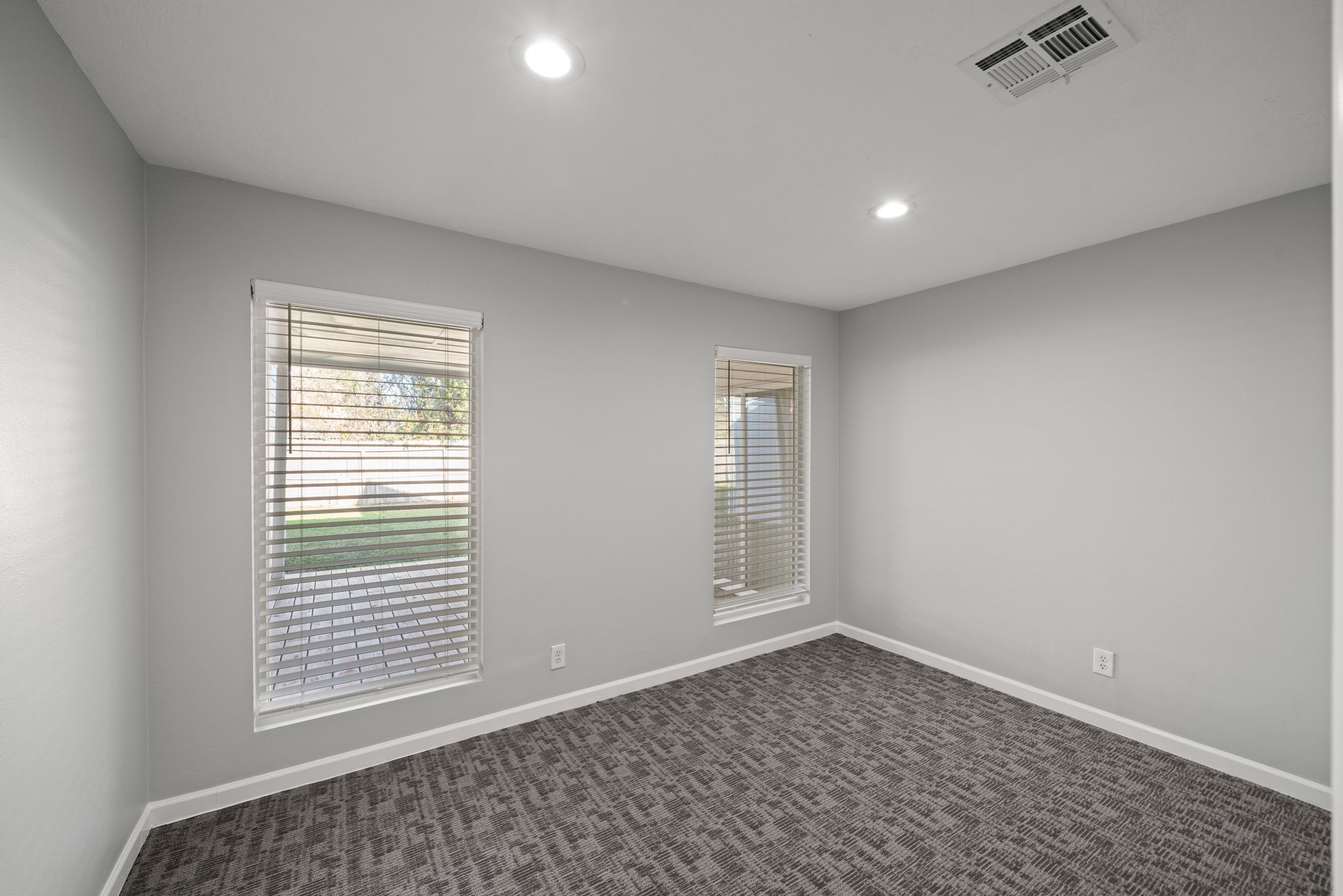11422 Lakeside Pl Drive Houston, TX 77077 - Photo 21 of 38 a view of an empty room with a window