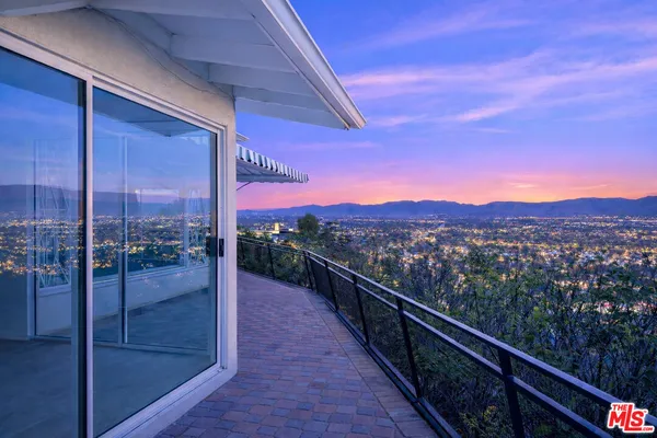 $6,995 | 3641 Sunswept Drive, Studio City, CA 91604