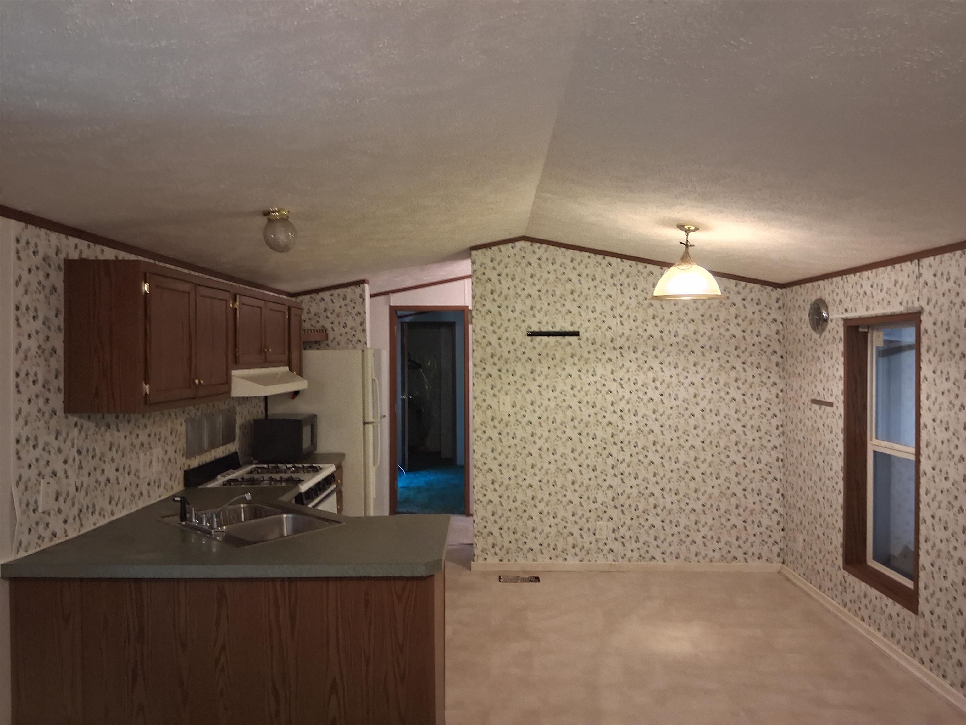 24 Flynn Road Tamworth, NH 03886 - Photo 2 of 12