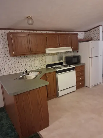 $179,900 | 24 Flynn Road, Tamworth, NH 03886