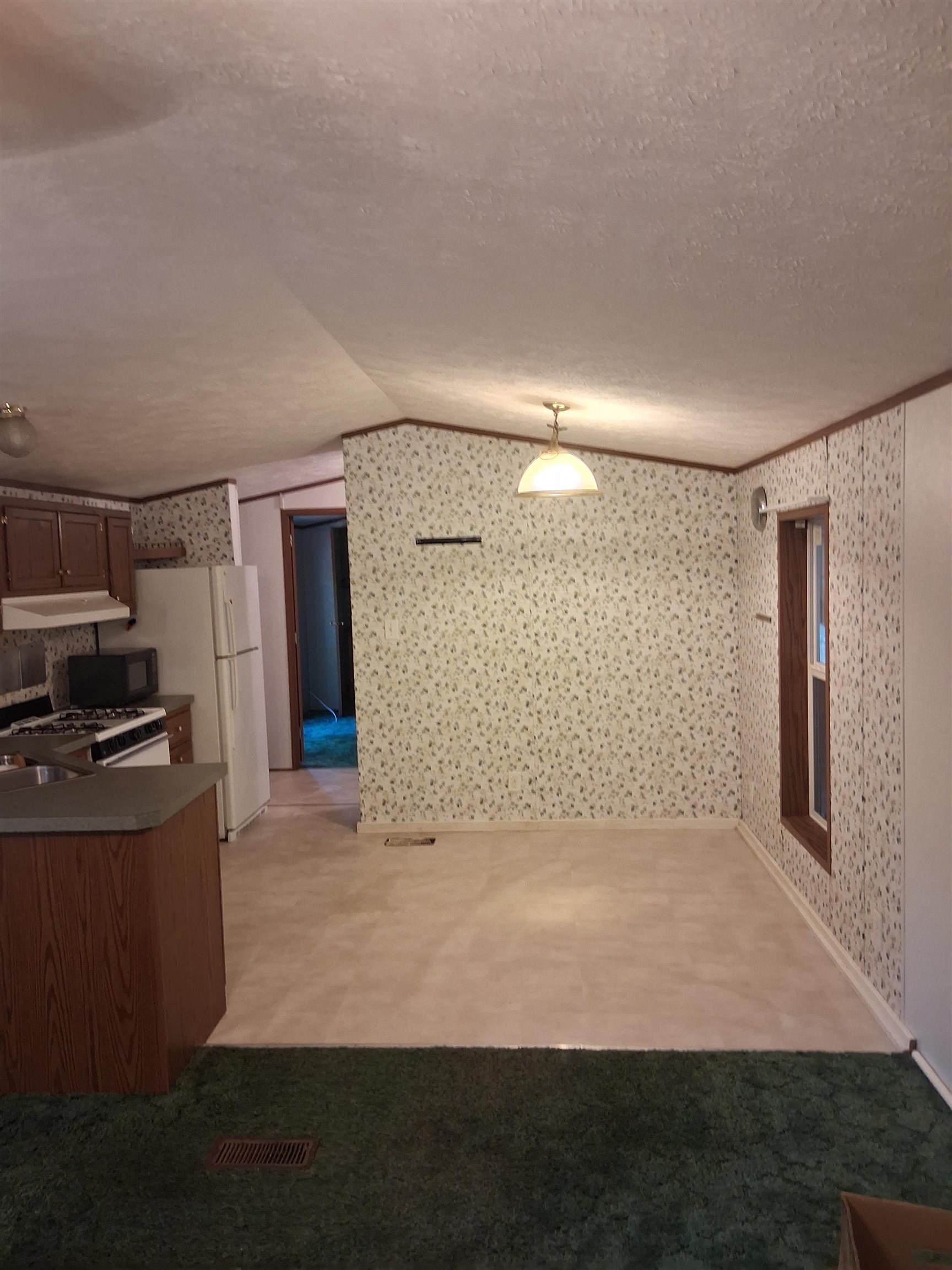 24 Flynn Road Tamworth, NH 03886 - Photo 5 of 12