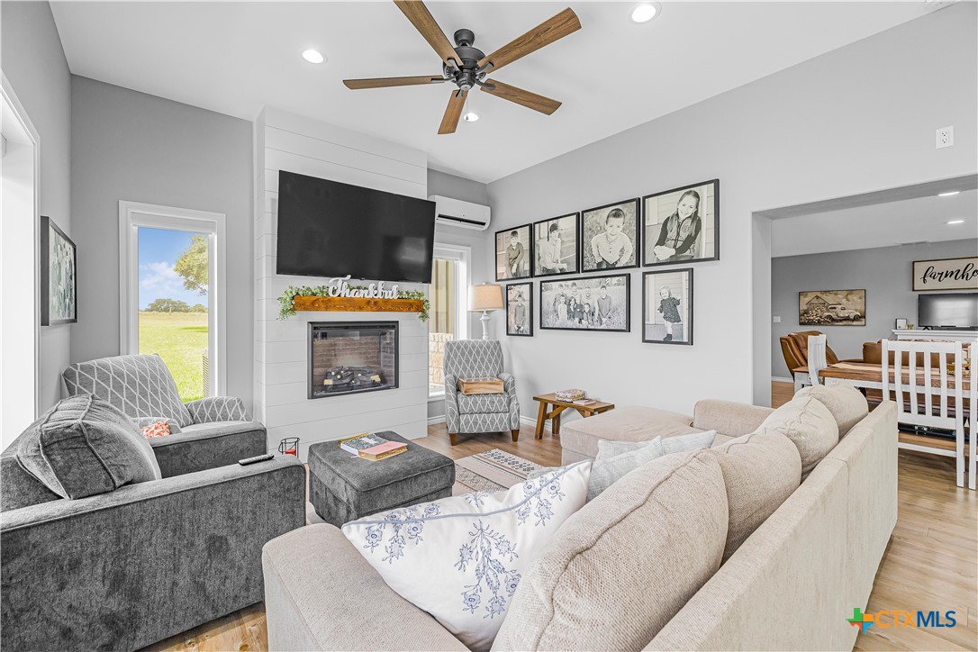 686 Rappold Road Yoakum, TX 77995 - Photo 4 of 45 Gallery Image 4