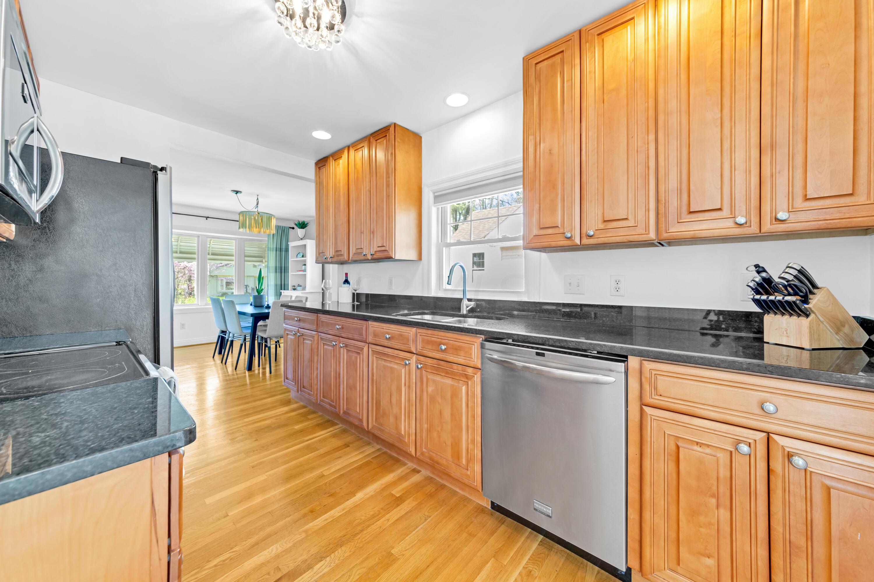 638 Garden Road Columbus, OH 43214 - Photo 18 of 45 Kitchen