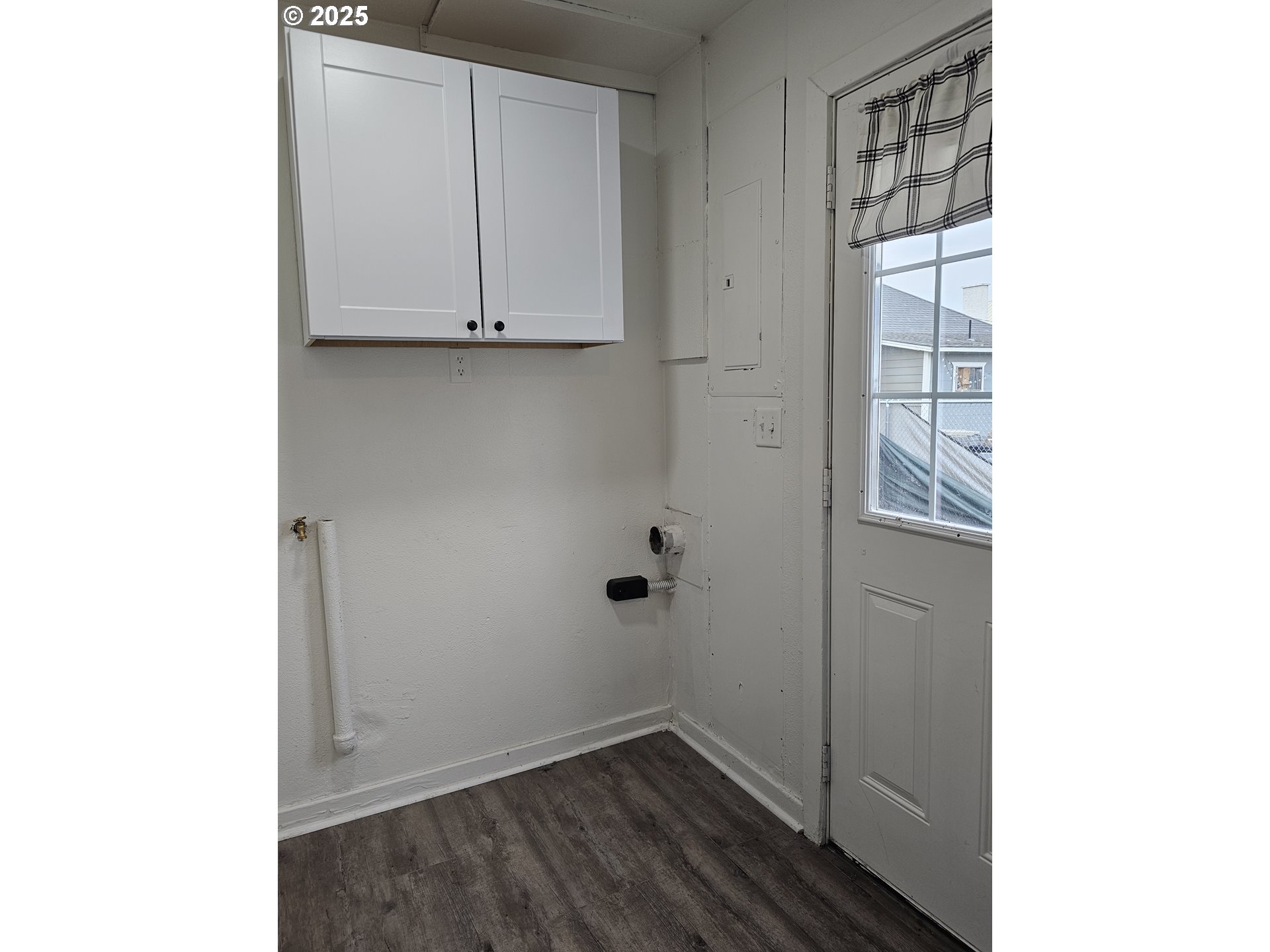 709 Southwest Frazer Avenue Pendleton, OR 97801 - Photo 15 of 28 a view of utility room