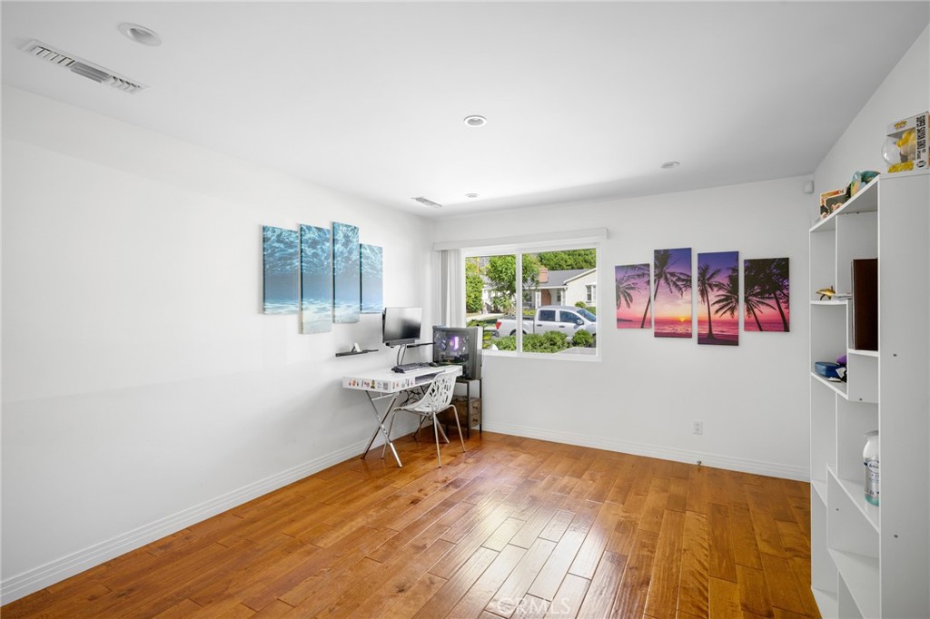 2040 West Kenneth Road Glendale, CA 91201 - Photo 32 of 64