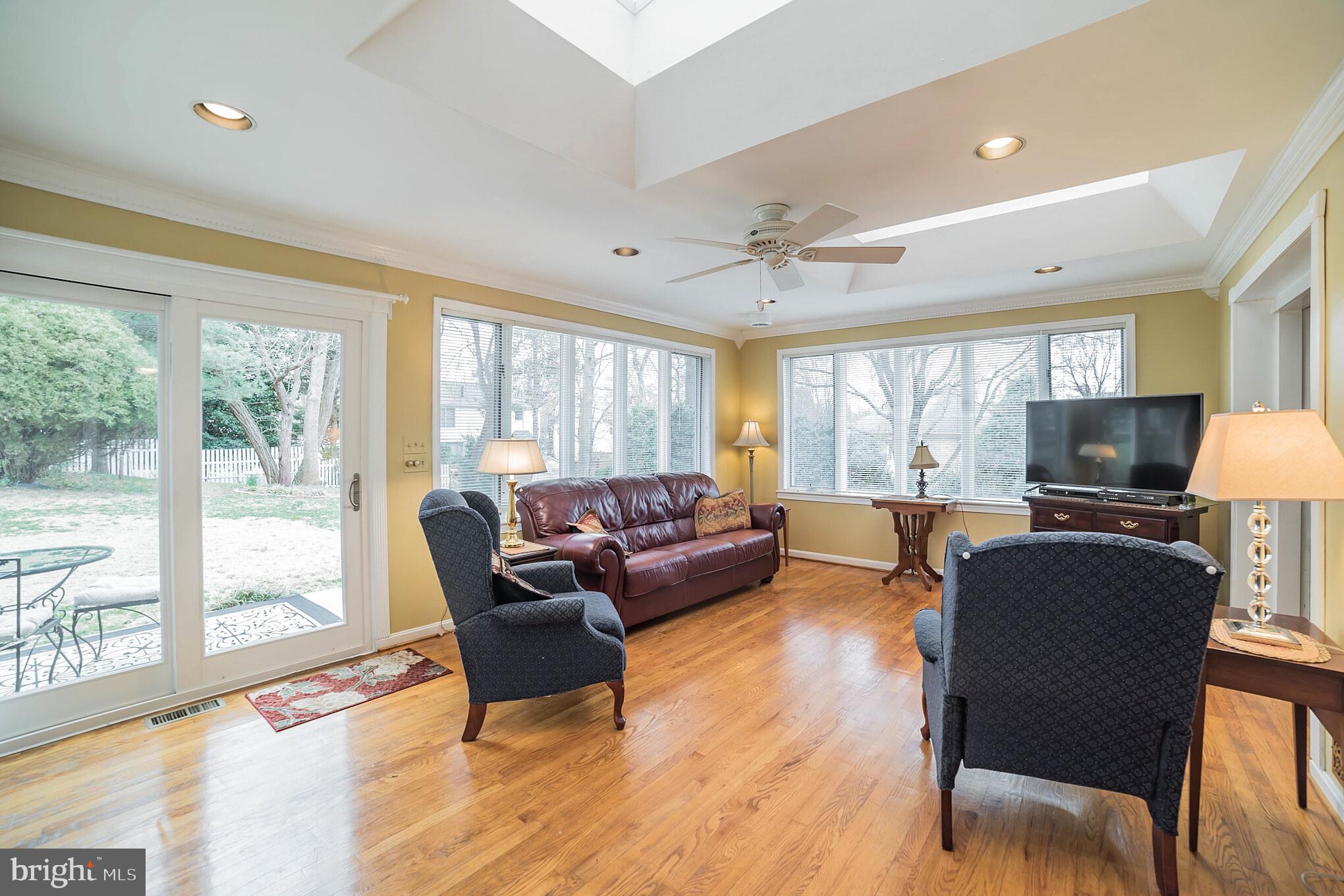 8805 Walnut Hill Road Chevy Chase, MD 20815 - Photo 8 of 32 Gallery Image 8