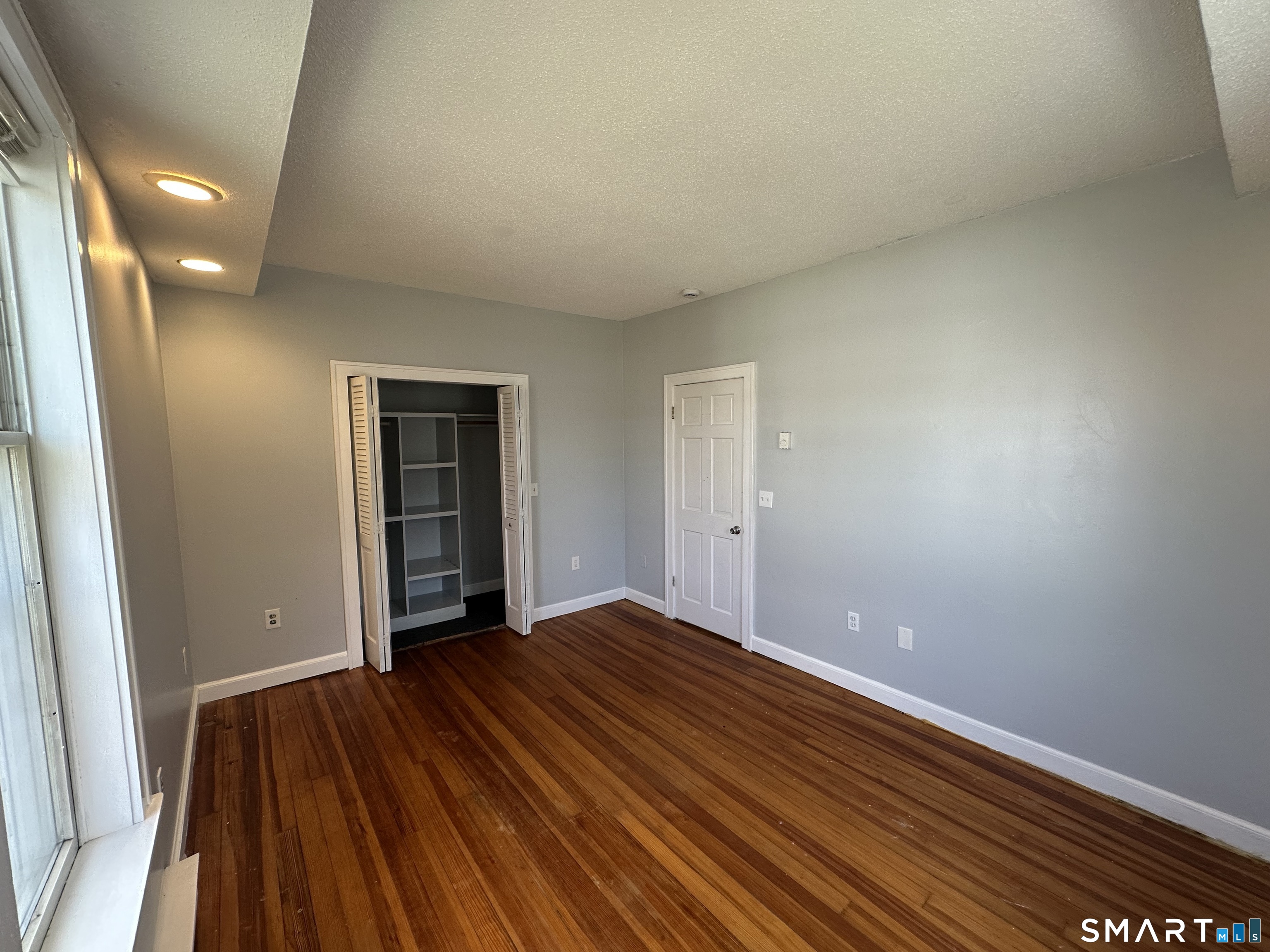 196 Ocean Avenue, Unit 2 New London, CT 06320 - Photo 5 of 10