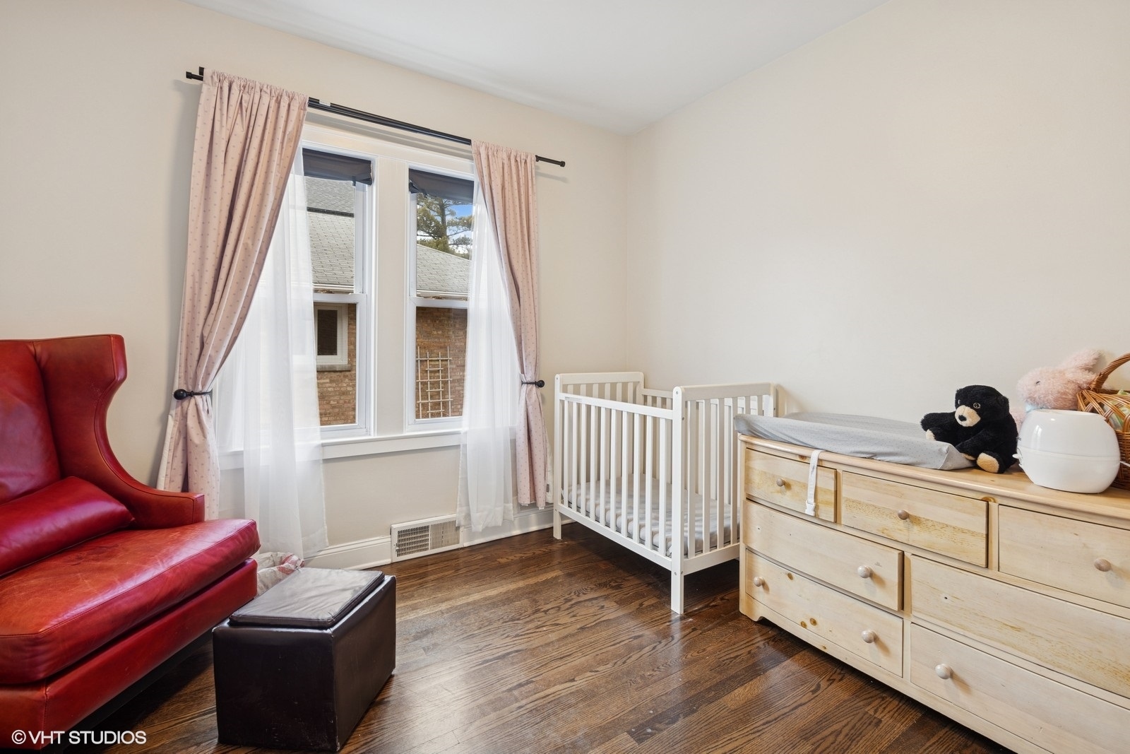 2230 Keystone Avenue North Riverside, IL 60546 - Photo 9 of 12 a living room with furniture and wooden floor