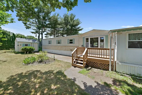 $160,000 | 6 Northway, Taunton, MA 02780