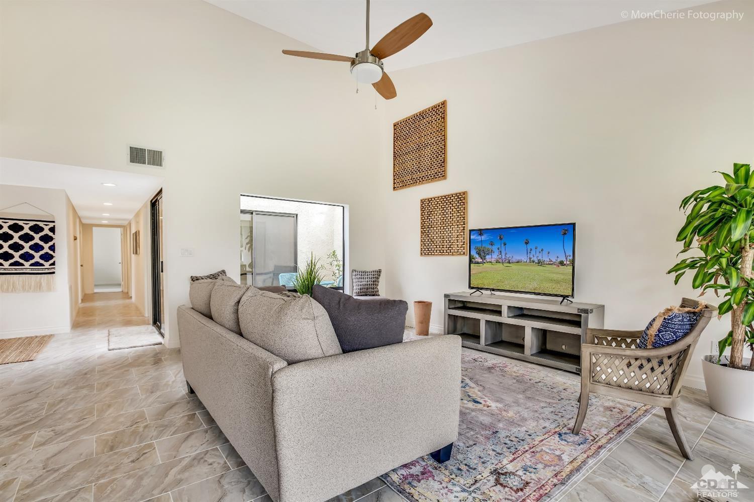 8 Durango Circle Rancho Mirage, CA 92270 - Photo 3 of 41 Primary Photo