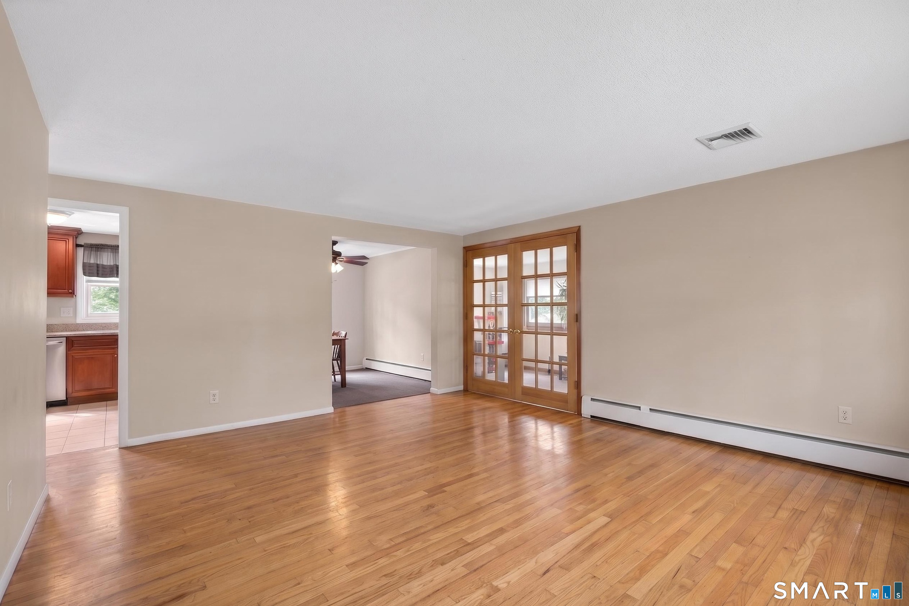 529 Burroughs Road Fairfield, CT 06825 - Photo 4 of 21
