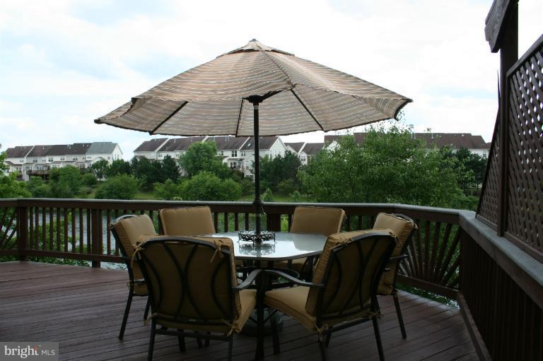 44097 Rising Sun Terrace Ashburn, VA 20147 - Photo 7 of 30 Exterior (Rear)