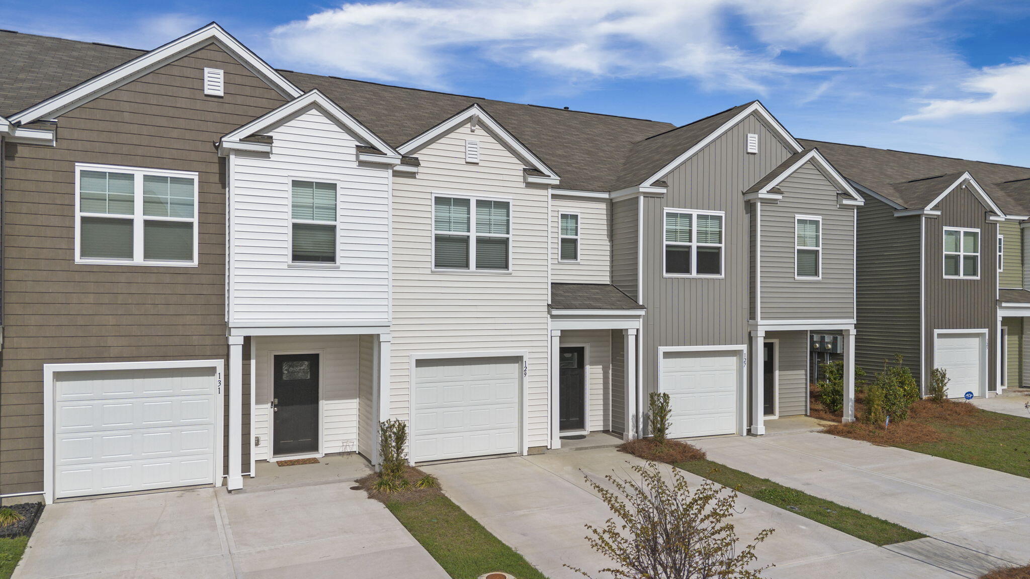 129 Yarrow Way Moncks Corner, SC 29461 - Photo 3 of 23 3-web-or-mls-DJI_0217