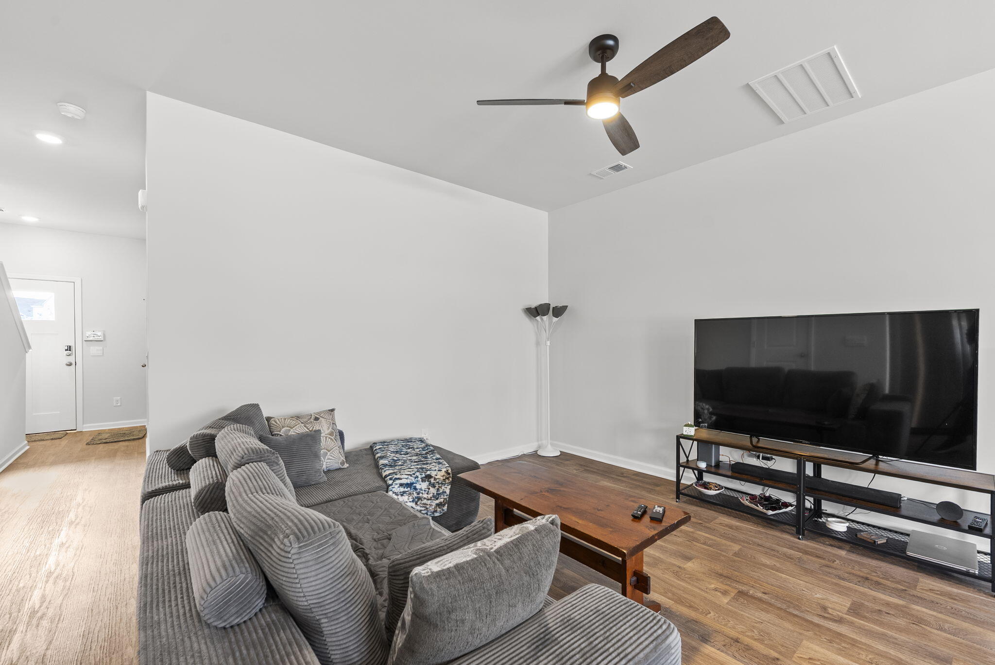 129 Yarrow Way Moncks Corner, SC 29461 - Photo 5 of 23 7-web-or-mls-DSC04491