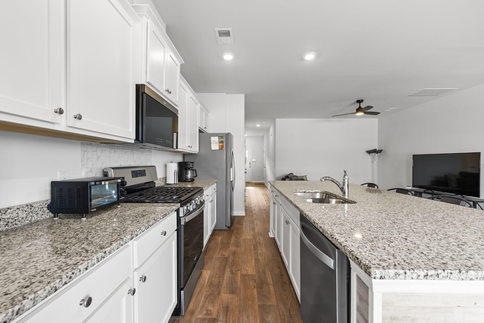 129 Yarrow Way Moncks Corner, SC 29461 - Photo 10 of 23 12-web-or-mls-DSC04506